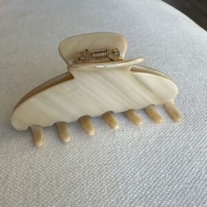 ‘Buttercream’ Emi Jay Big Effing Clip